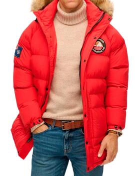 Parka Superdry roja con parches