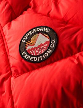 Parka Superdry roja con parches