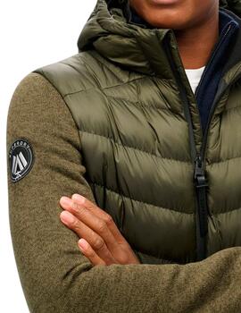 Chaqueta Superdry verde con mangas de sudadera