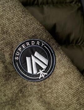 Chaqueta Superdry verde con mangas de sudadera