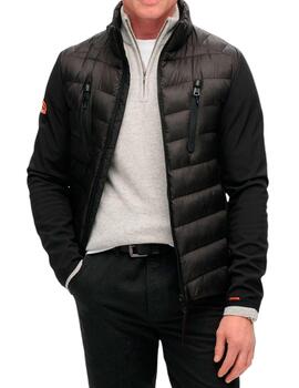 Chaqueta Superdry negra con mangas de sudadera