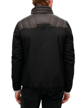 Chaqueta Superdry negra con mangas de sudadera