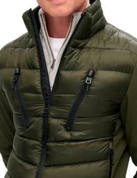 Chaqueta Superdry verde con mangas de sudadera