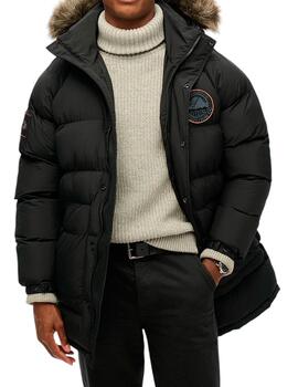 Parka Superdry negra con parches