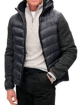 Chaqueta Superdry negra con mangas sudadera