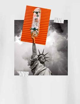 Camiseta Independent Estatua de la Libertad con monopatín